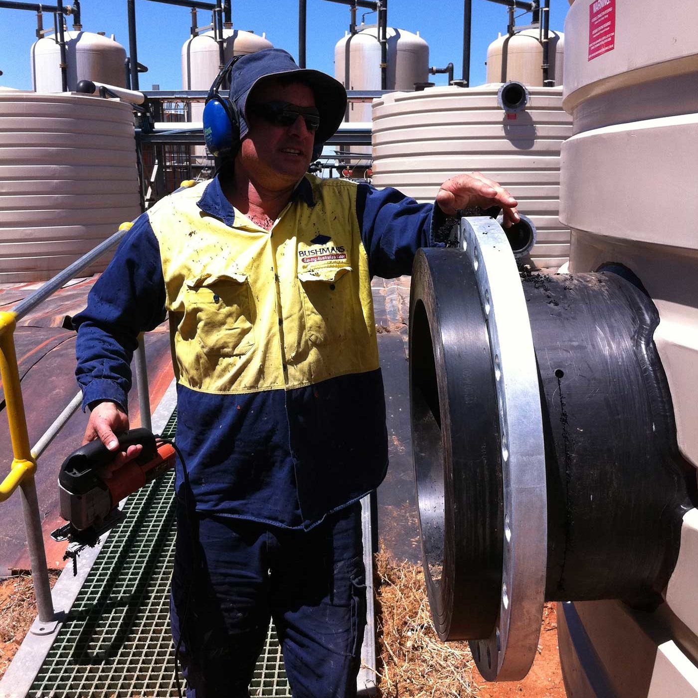 How to repair leaking poly tank South Australia